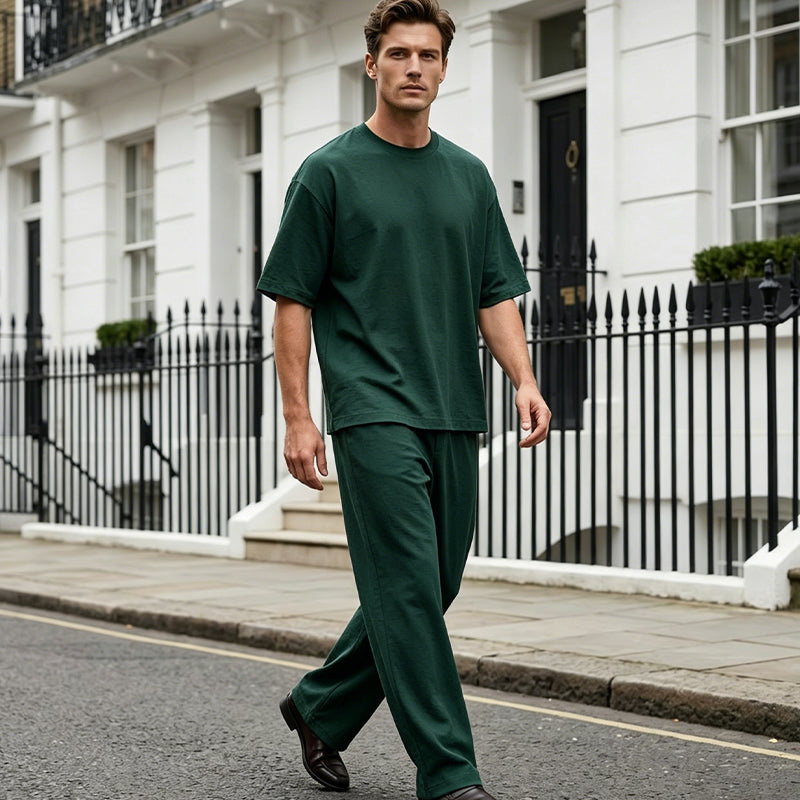 🔥 SCONTO DEL 50%! 🔥 Set da 2 pezzi composto da maglietta e pantaloni a zampa per uomo