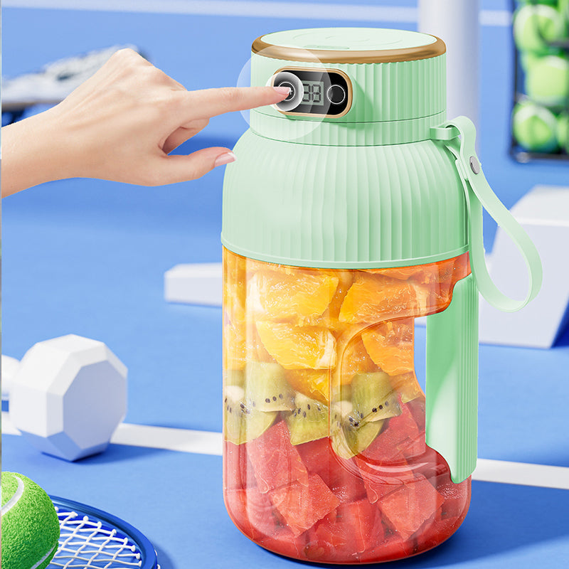 Spremiagrumi 2 in 1 🍹 Bevi subito dopo aver estratto il succo. Grande capacità, display digitale, design con lame multiple. Portatile e indispensabile per la palestra e le attività all'aperto 🏋️