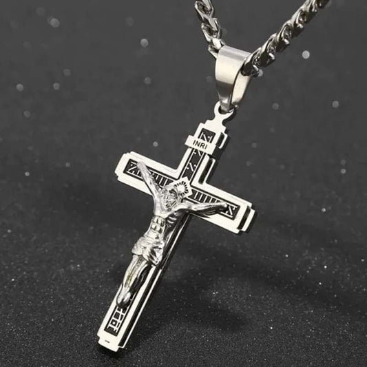 ✝️ SCONTO DEL 50%! ⏰ Collana a croce dall'eleganza raffinata e senza tempo – Realizzata con cura artigianale, in acciaio inossidabile e con una lucentezza delicata – perfetta per l'uso quotidiano o come regalo speciale 💛