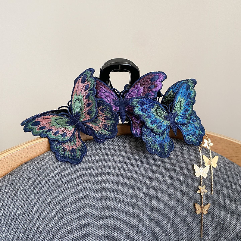 🎅 Exclusief Sinterklaasvoordeel!50% KORTING✨ Exclusief Elegante Vintage Vlinder Haarclip – Borduurde Details & Dansende Bedeltjes (Uniek Gracieus Kapsel Accessoire voor Onvergetelijke Stijl!)