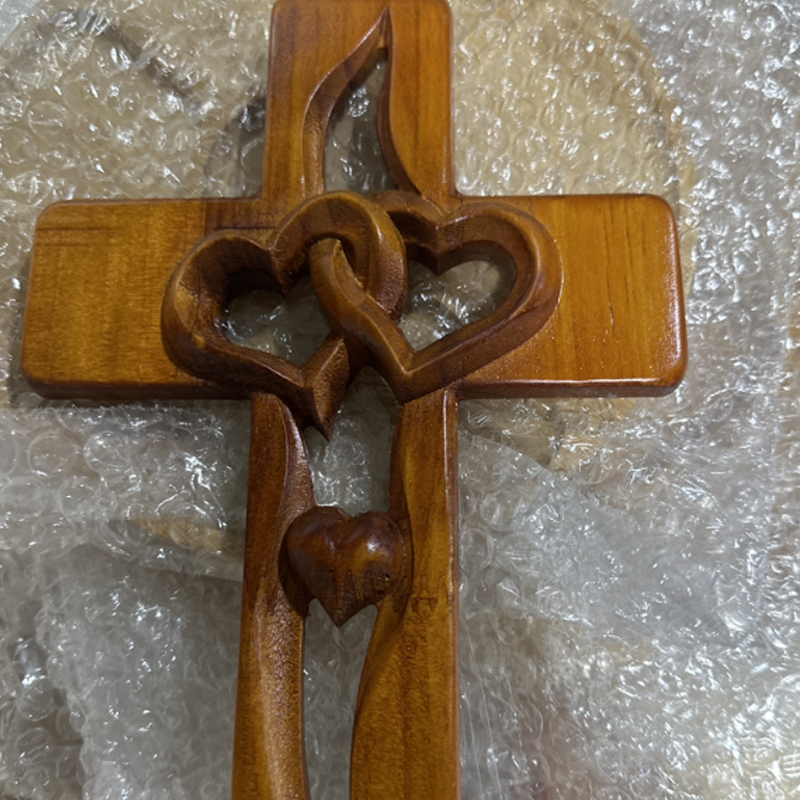 🎉SCONTO DEL 60% - Croce in legno con cuori intrecciati ✝️ Regalo di nozze unico, intagliato a mano, con cuori intrecciati e significato spirituale! ❤️