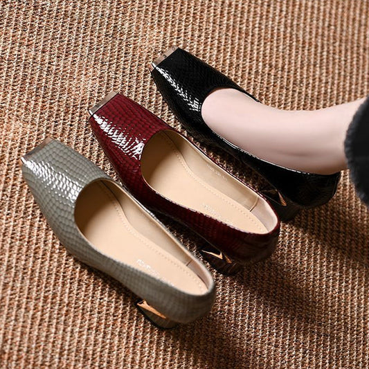 👠 Décolleté da donna con tacco a blocco effetto pelle di serpente – Punta quadrata, dettagli in metallo e comfort per tutto il giorno ✨