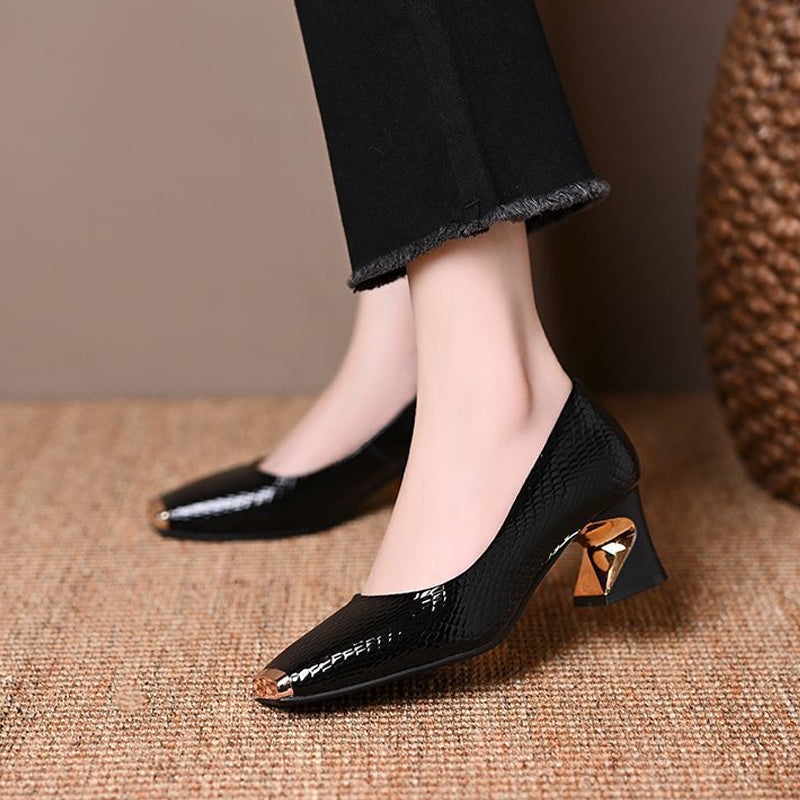 👠 Décolleté da donna con tacco a blocco effetto pelle di serpente – Punta quadrata, dettagli in metallo e comfort per tutto il giorno ✨