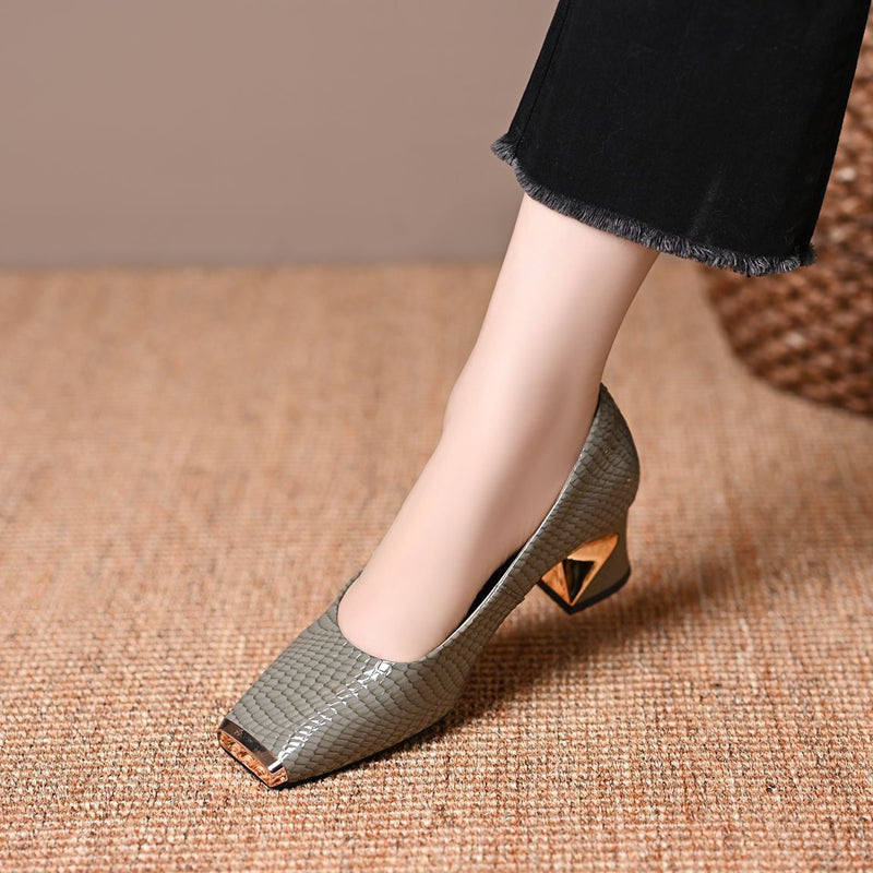 👠 Décolleté da donna con tacco a blocco effetto pelle di serpente – Punta quadrata, dettagli in metallo e comfort per tutto il giorno ✨