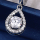 Orecchini a goccia con zirconi 💧 Taglio di precisione per brillare come diamanti. Caratterizzati da un'elaborata incastonatura a pavé, valorizzano magnificamente il volto: una scelta versatile, perfetta per il lavoro, gli appuntamenti o le cene serali. ✨